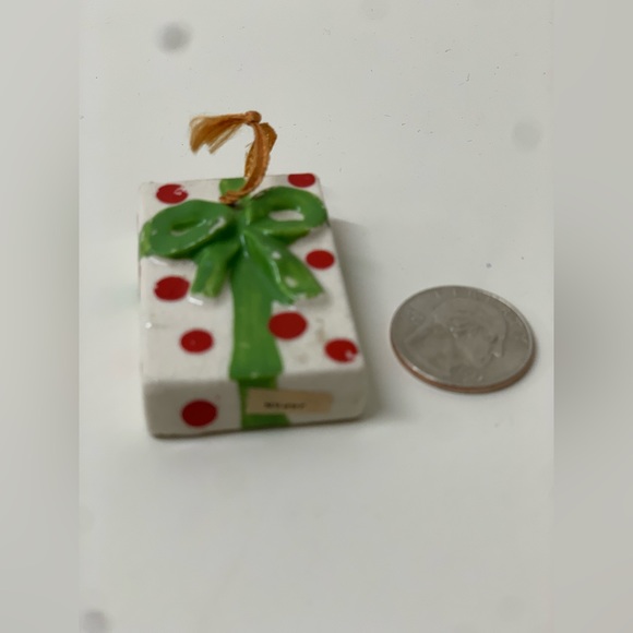 Mid Century Post WWII Japan Glazed Ceramic Christmas Present Ornament - Picture 6 of 13